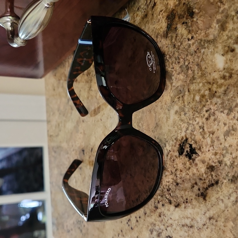 Oscar de la Renta Polarized Tortioseshell Sunglasses.  NEW!